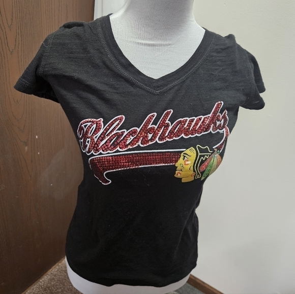 SOFT AS A GRAPE BLACKHAWKS TSHIRT SPARKLY - Picture 2 of 5